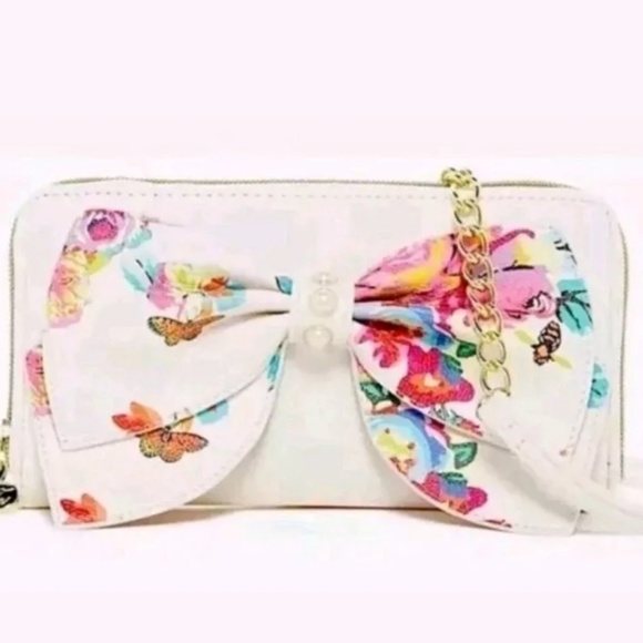 **SOLD**Betsey Johnson handbags 3 piece set - Picture 5 of 7